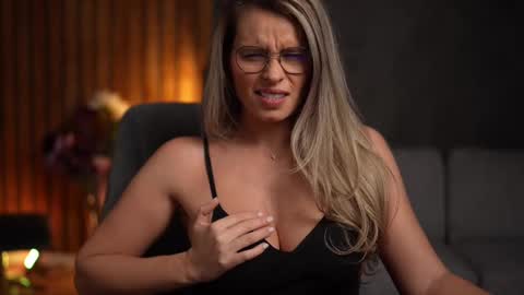 Snapshot of brandywhite chatting on 03/04/25, 08:57 Alex online show from 03/04/25, 08:57