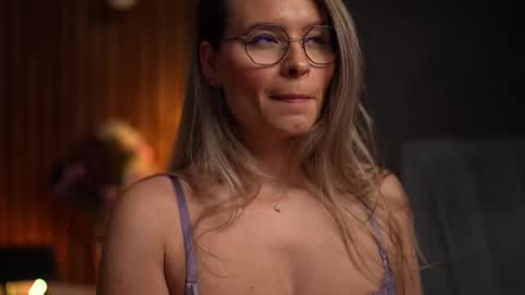 Snapshot of brandywhite chatting on 03/10/25, 07:53 Alex online show from 03/10/25, 07:53