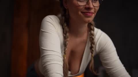 Snapshot of brandywhite chatting on 09/13/25, 06:46 Alex online show from 09/13/25, 06:46