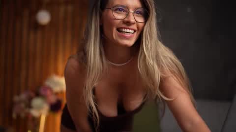 Snapshot of brandywhite chatting on 10/09/25, 04:10 Alex online show from 10/09/25, 04:10