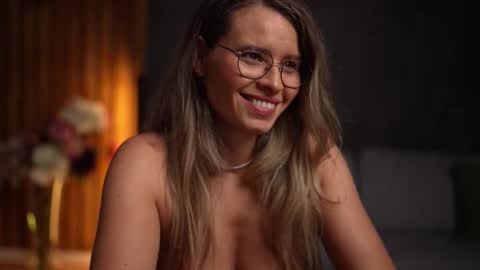 Snapshot of brandywhite chatting on 10/12/25, 04:11 Alex online show from 10/12/25, 04:11