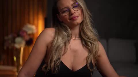 Snapshot of brandywhite chatting on 10/14/25, 04:13 Alex online show from 10/14/25, 04:13