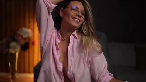 Snapshot of brandywhite chatting on 10/19/25, 04:02 Alex online show from 10/19/25, 04:02