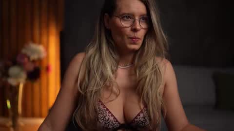 Snapshot of brandywhite chatting on 10/28/25, 05:11 Alex online show from 10/28/25, 05:11