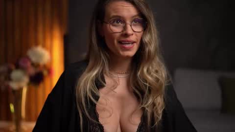 Snapshot of brandywhite chatting on 11/22/25, 05:17 Alex online show from 11/22/25, 05:17