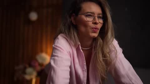 Snapshot of brandywhite chatting on 11/25/25, 05:29 Alex online show from 11/25/25, 05:29