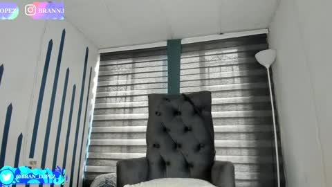 Snapshot of branfonhot chatting on 12/29/24, 02:10 Instagram             twitter BRAN LOPEZ  online show from 12/29/24, 02:10