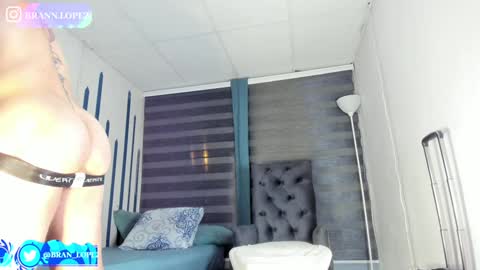 Snapshot of branfonhot chatting on 01/08/25, 01:32 Instagram             twitter BRAN LOPEZ  online show from 01/08/25, 01:32