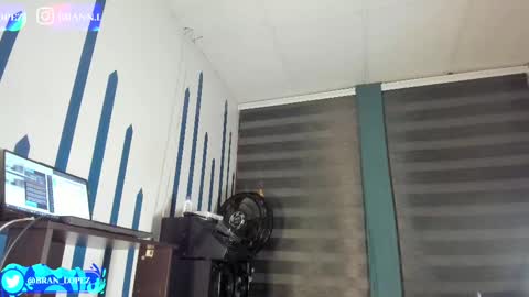 Snapshot of branfonhot chatting on 03/06/25, 03:57 Instagram             twitter BRAN LOPEZ  online show from 03/06/25, 03:57