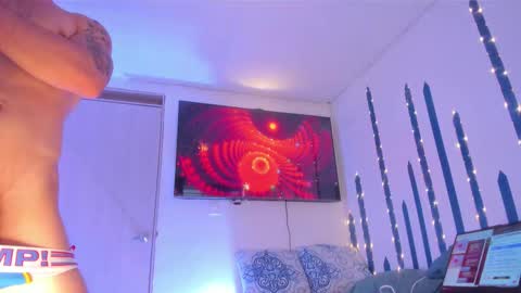 Snapshot of branfonhot chatting on 10/04/25, 06:06 Instagram             twitter BRAN LOPEZ  online show from 10/04/25, 06:06