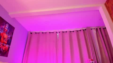 Snapshot of brann_tadzio chatting on 12/13/25, 10:04 online show from 12/13/25, 10:04