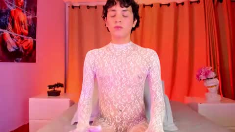 Snapshot of brann_tadzio chatting on 01/17/26, 12:48 online show from 01/17/26, 12:48