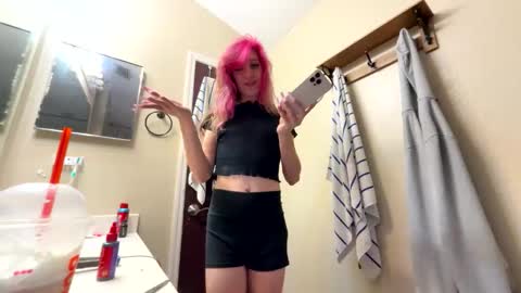 bray19509 online show from 12/19/25, 05:53