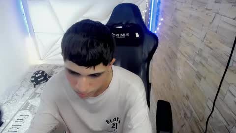 Snapshot of brayan_lopezz chatting on 12/04/24, 06:50 BRAYAN online show from 12/04/24, 06:50