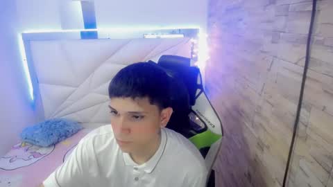 Snapshot of brayan_lopezz chatting on 01/17/25, 01:03 BRAYAN online show from 01/17/25, 01:03