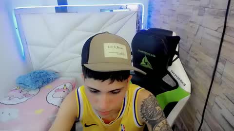 Snapshot of brayan_lopezz chatting on 01/17/25, 04:04 BRAYAN online show from 01/17/25, 04:04