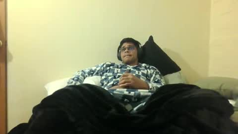 Snapshot of breaendemica chatting on 04/19/26, 03:28 breaendemica online show from 04/19/26, 03:28