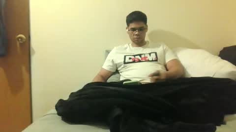 Snapshot of breaendemica chatting on 04/21/26, 03:02 breaendemica online show from 04/21/26, 03:02