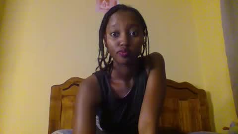 Snapshot of breezykan123 chatting on 12/21/25, 03:24 breelia online show from 12/21/25, 03:24