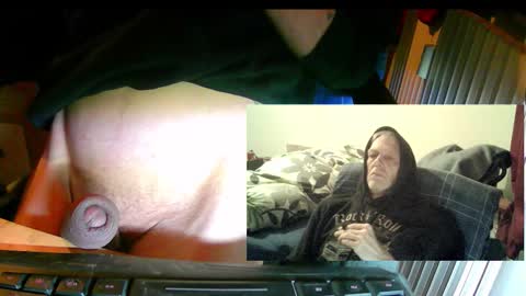 Snapshot of bremer64 chatting on 11/15/25, 09:06 bremer64 online show from 11/15/25, 09:06