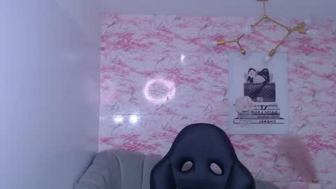 Brendi   online show from 10/08/25, 08:17
