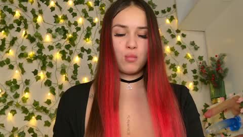 Snapshot of brenda_m00n chatting on 01/05/25, 06:24 Brenda online show from 01/05/25, 06:24