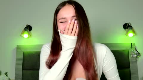 Snapshot of brenda_m00n chatting on 02/04/25, 09:20 Brenda online show from 02/04/25, 09:20