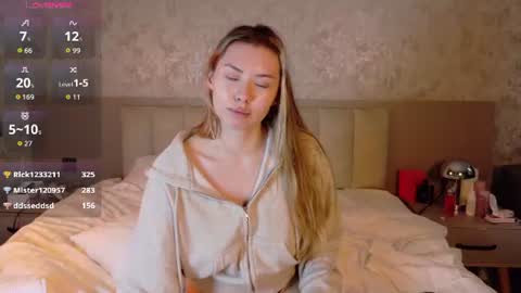 Snapshot of brenda_m00n chatting on 07/15/26, 08:36 Brenda online show from 07/15/26, 08:36