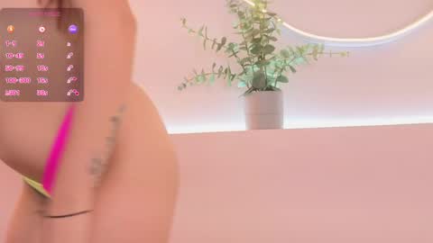 Snapshot of brenda_sky19 chatting on 04/09/26, 12:43 brenda_sky19 online show from 04/09/26, 12:43