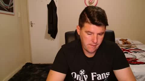 Snapshot of brendansexyboy098754 chatting on 03/20/26, 03:22 ask me lol online show from 03/20/26, 03:22