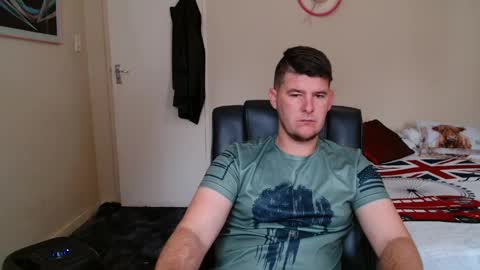 Snapshot of brendansexyboy098754 chatting on 03/29/26, 06:46 ask me lol online show from 03/29/26, 06:46