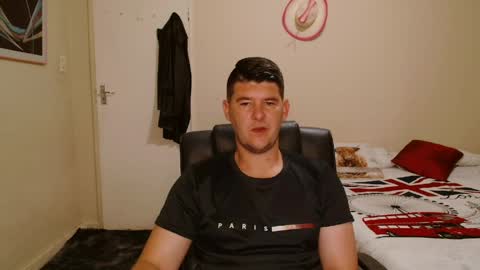 Snapshot of brendansexyboy098754 chatting on 04/04/26, 03:49 ask me lol online show from 04/04/26, 03:49