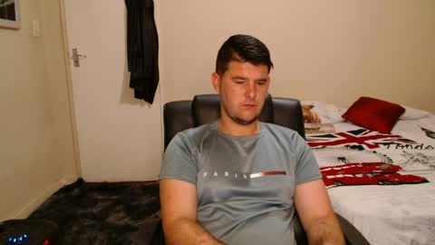 Snapshot of brendansexyboy098754 chatting on 04/11/26, 03:33 ask me lol online show from 04/11/26, 03:33