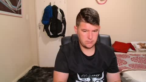 Snapshot of brendansexyboy098754 chatting on 04/22/26, 04:59 ask me lol online show from 04/22/26, 04:59