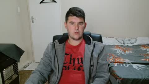 Snapshot of brendansexyboy098754 chatting on 06/12/26, 03:38 ask me lol online show from 06/12/26, 03:38