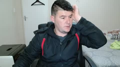 Snapshot of brendansexyboy098754 chatting on 06/24/26, 02:54 ask me lol online show from 06/24/26, 02:54