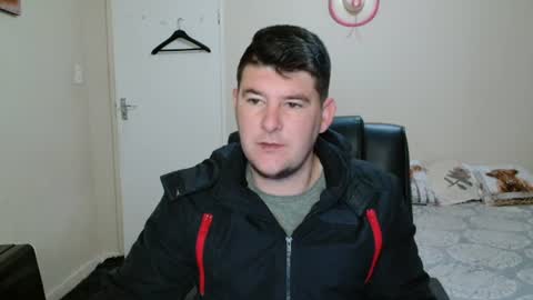 Snapshot of brendansexyboy098754 chatting on 06/29/26, 04:19 ask me lol online show from 06/29/26, 04:19