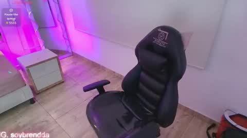 Snapshot of brendda_tay chatting on 09/27/25, 03:33 BRENDDA online show from 09/27/25, 03:33