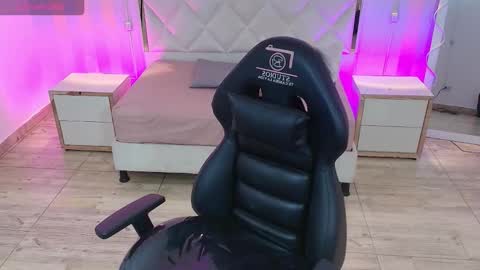 Snapshot of brendda_tay chatting on 10/11/25, 04:22 BRENDDA online show from 10/11/25, 04:22