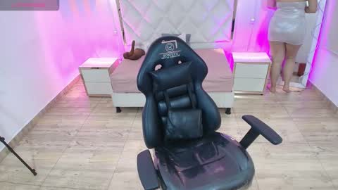 Snapshot of brendda_tay chatting on 10/15/25, 03:39 BRENDDA online show from 10/15/25, 03:39