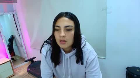 Snapshot of brendda_tay chatting on 11/16/25, 03:23 BRENDDA online show from 11/16/25, 03:23