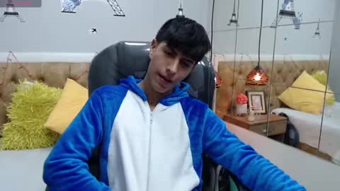 Esteban online show from 03/12/25, 02:30