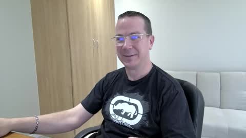 Brett online show from 09/19/25, 02:18