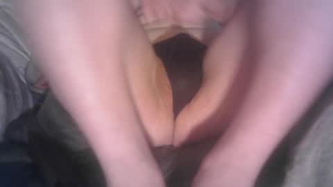 Snapshot of bri20fu chatting on 03/18/26, 12:47 raining down on me online show from 03/18/26, 12:47