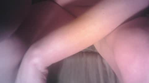 Snapshot of bri20fu chatting on 04/07/26, 09:32 raining down on me online show from 04/07/26, 09:32