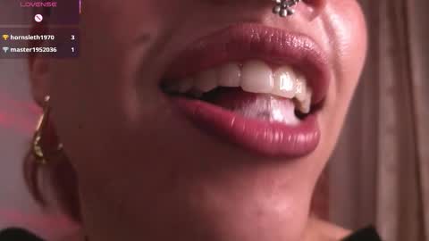 Snapshot of bri_von_dhara_ chatting on 12/18/25, 01:50 Bri online show from 12/18/25, 01:50