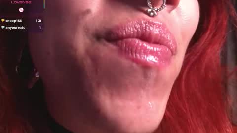 Snapshot of bri_von_dhara_ chatting on 12/20/25, 12:40 Bri online show from 12/20/25, 12:40