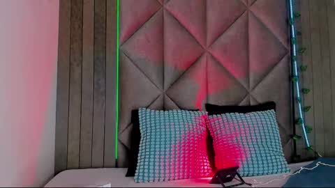 B R I A  online show from 12/01/25, 07:30