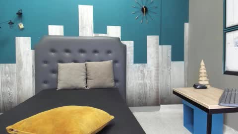 Snapshot of brian_tattoo chatting on 12/01/25, 12:43 Brian online show from 12/01/25, 12:43