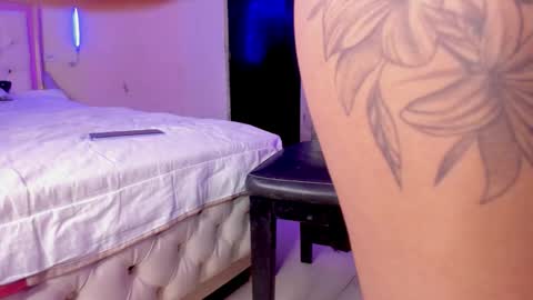 briana_hot03 online show from 11/20/25, 07:13